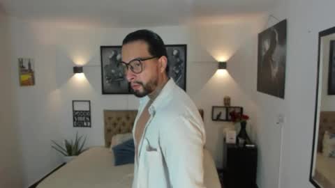 bastian_jones1 online show from November 10, 12:59 am