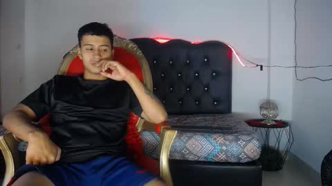 Snapshot of bastian_jonnes chatting on October 21, 4:04 am Bastian online show from October 21, 4:04 am