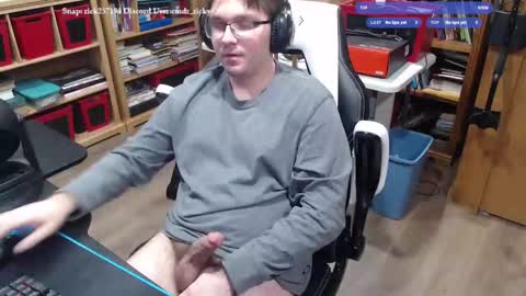 Snapshot of baterricky chatting on October 26, 8:44 pm Ricky online show from October 26, 8:44 pm