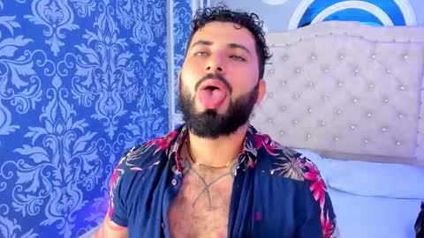 bear_mao_ online show from February 13, 11:37 am