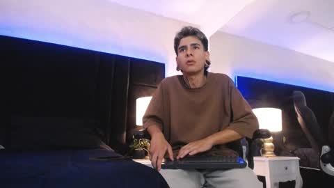 bel_sebu online show from April 6, 8:53 pm