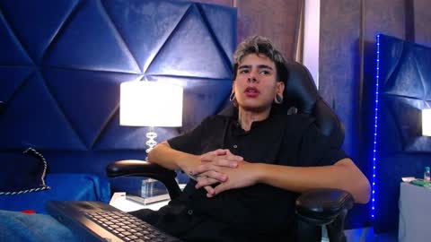 bel_sebu online show from April 10, 9:22 pm