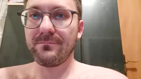 Snapshot of ben00189 chatting on October 28, 6:43 pm ben00189 online show from October 28, 6:43 pm