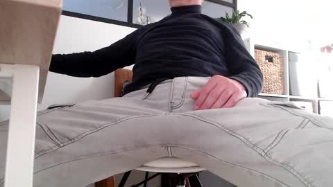 bencobra online show from December 4, 8:45 am