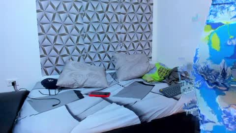 Benjamin online show from April 8, 5:32 pm