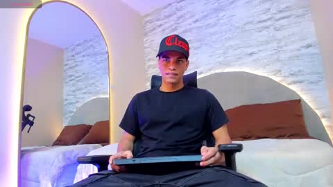 BENJAMIN online show from February 28, 4:10 pm