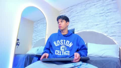 BENJAMIN online show from December 27, 3:38 pm