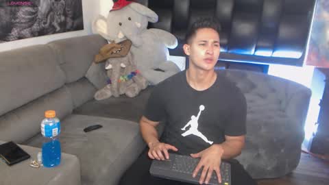 benjamincooperk online show from March 31, 8:16 am