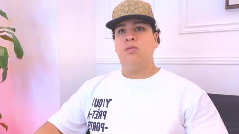 bennett_alejoo online show from February 5, 6:59 pm