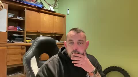 benochau online show from April 18, 4:14 am