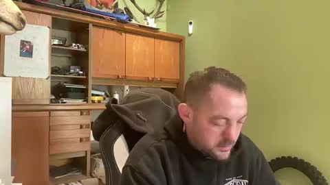 benochau online show from March 27, 9:10 am