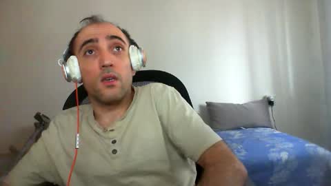 Snapshot of bentish chatting on October 19, 6:39 am bentish online show from October 19, 6:39 am