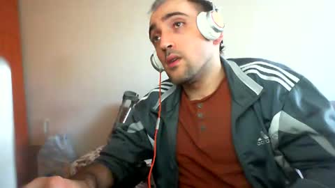 Snapshot of bentish chatting on December 14, 11:29 am bentish online show from December 14, 11:29 am