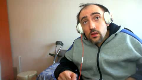 Snapshot of bentish chatting on February 11, 8:15 am bentish online show from February 11, 8:15 am