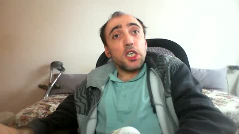 Snapshot of bentish chatting on December 30, 9:16 am bentish online show from December 30, 9:16 am