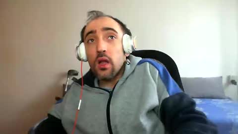 Snapshot of bentish chatting on February 19, 8:01 am bentish online show from February 19, 8:01 am