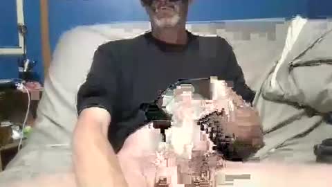 big9inchsnake online show from December 21, 8:22 am