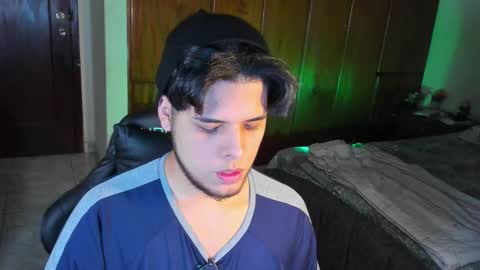 Logan Sprouse online show from December 15, 10:18 pm