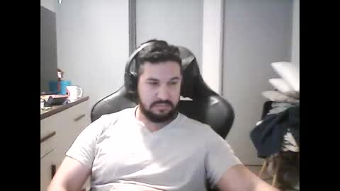 latinBoyHuge online show from December 11, 12:38 pm