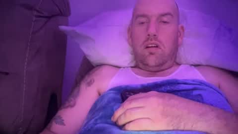 bigcocksuckingslut online show from December 3, 2:01 am