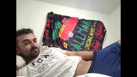 Snapshot of bigcumcanada chatting on February 25, 10:39 pm bg online show from February 25, 10:39 pm