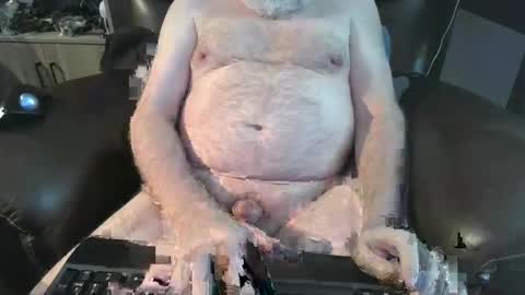 bighardmark online show from October 3, 9:42 pm