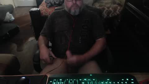 Snapshot of bighugmugg chatting on November 1, 10:58 pm bighugmugg online show from November 1, 10:58 pm