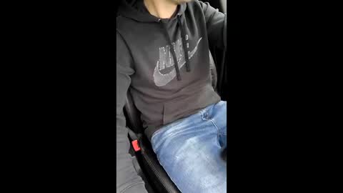 bigredmushr00m online show from April 2, 5:27 am