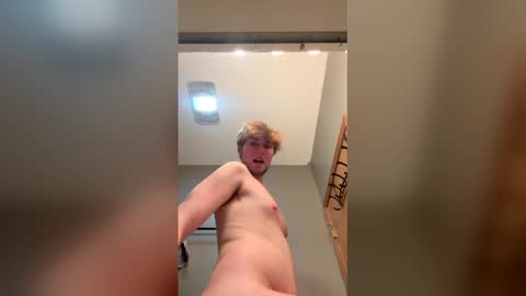 bigskinnyboyshh online show from May 9, 3:07 am