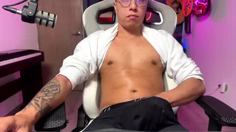 bigxboy96 online show from December 17, 6:35 am