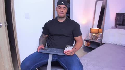 dariux john online show from December 16, 1:10 am