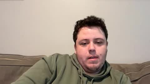 Snapshot of bisexualchubbyboy chatting on December 27, 1:32 am james online show from December 27, 1:32 am