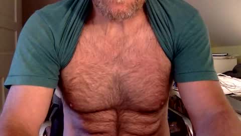 Snapshot of bisonbar chatting on October 21, 2:53 pm BisonBar online show from October 21, 2:53 pm