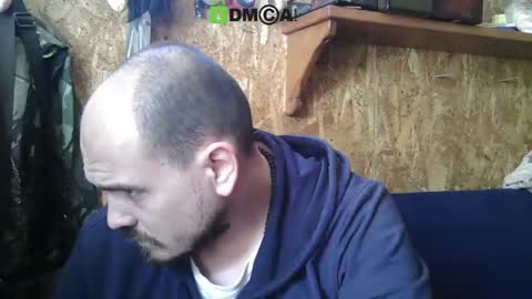 Em J online show from April 18, 11:22 am