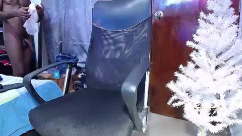 Snapshot of black_diamond_t chatting on December 18, 11:13 am Black Diamond online show from December 18, 11:13 am