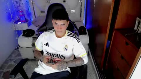 Black diamondd  online show from April 15, 5:02 pm