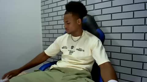 tu morenito online show from November 17, 4:37 am