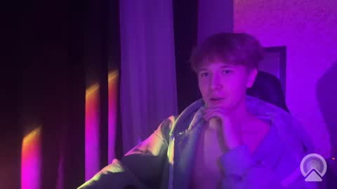 blonde_bitchhh online show from November 11, 8:58 pm