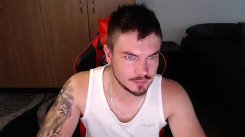 Snapshot of blueeyeboy0 chatting on January 29, 4:26 am blueeyeboy0 online show from January 29, 4:26 am