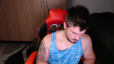 Snapshot of blueeyeboy0 chatting on February 6, 7:40 pm blueeyeboy0 online show from February 6, 7:40 pm