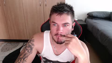 Snapshot of blueeyeboy0 chatting on January 30, 9:04 am blueeyeboy0 online show from January 30, 9:04 am