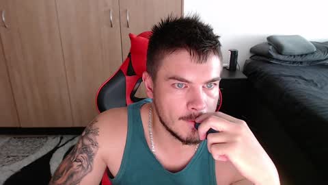 Snapshot of blueeyeboy0 chatting on January 28, 12:43 pm blueeyeboy0 online show from January 28, 12:43 pm