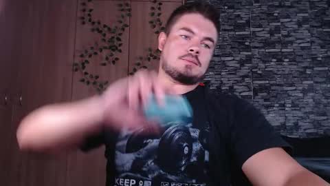 blueeyeboy0 online show from February 24, 7:42 am