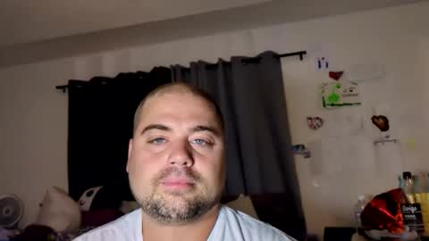 Snapshot of blueeyeme chatting on October 19, 5:56 am blueeyeme online show from October 19, 5:56 am