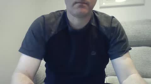 Snapshot of bobby_113 chatting on February 12, 2:21 pm bobby_113 online show from February 12, 2:21 pm