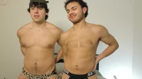 bonebrosxxx online show from January 8, 4:17 am