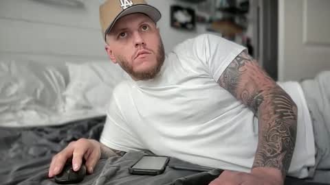 boner4you1994 online show from October 27, 4:20 pm