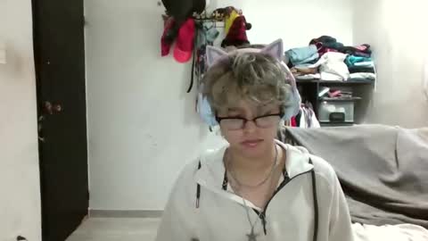 bonny_cum online show from February 3, 7:13 am