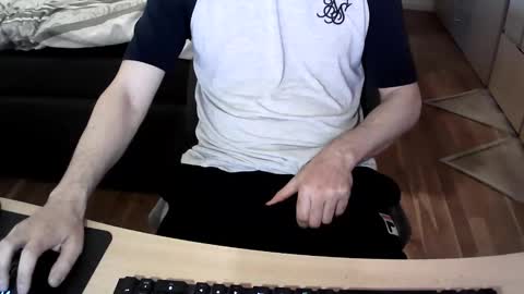 boy21yrs online show from February 26, 3:57 pm