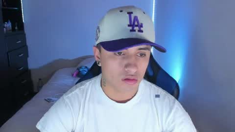 boy_nauthy online show from April 12, 11:38 pm